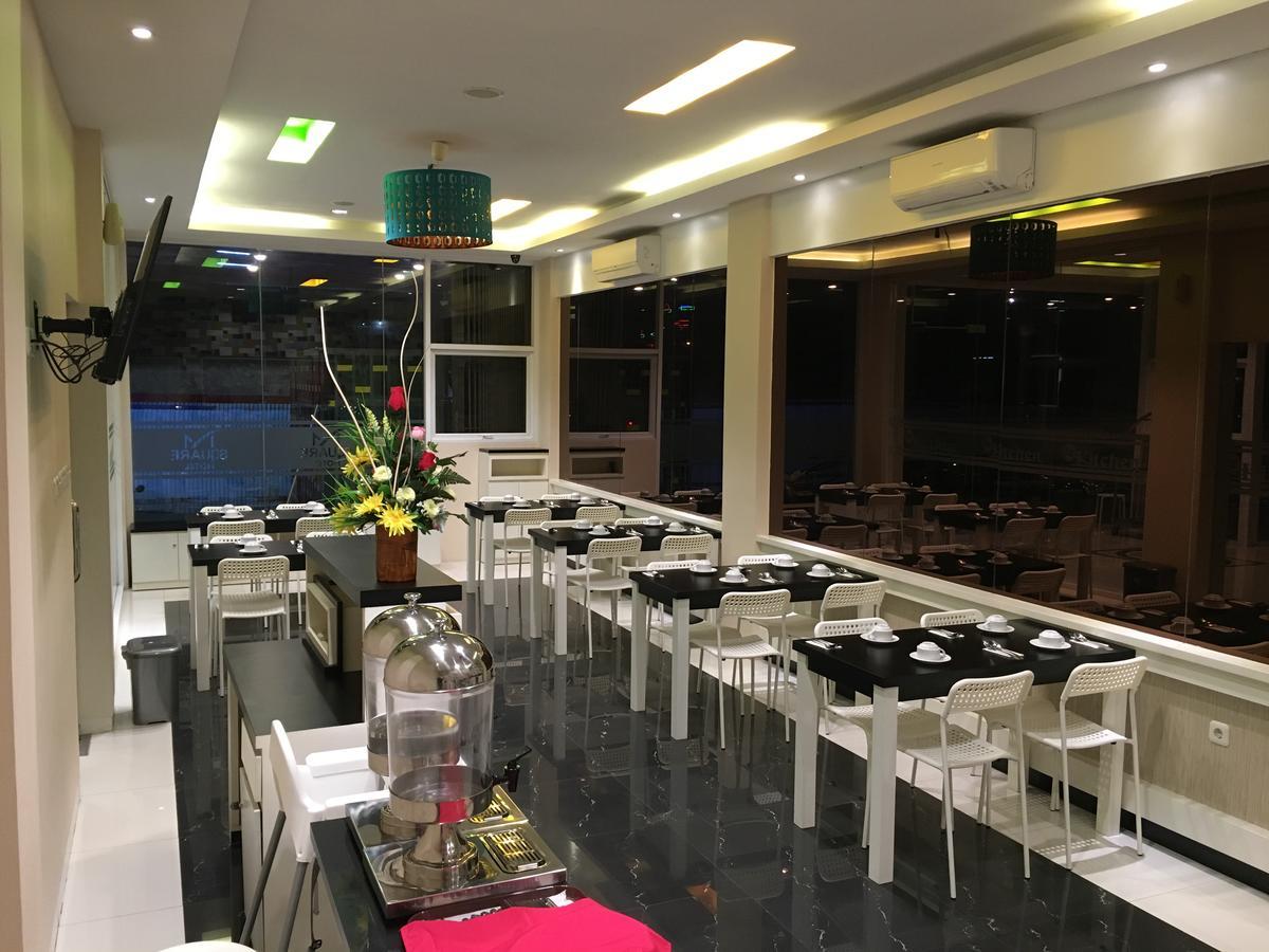 Hotel Msquare Palembang Esterno foto