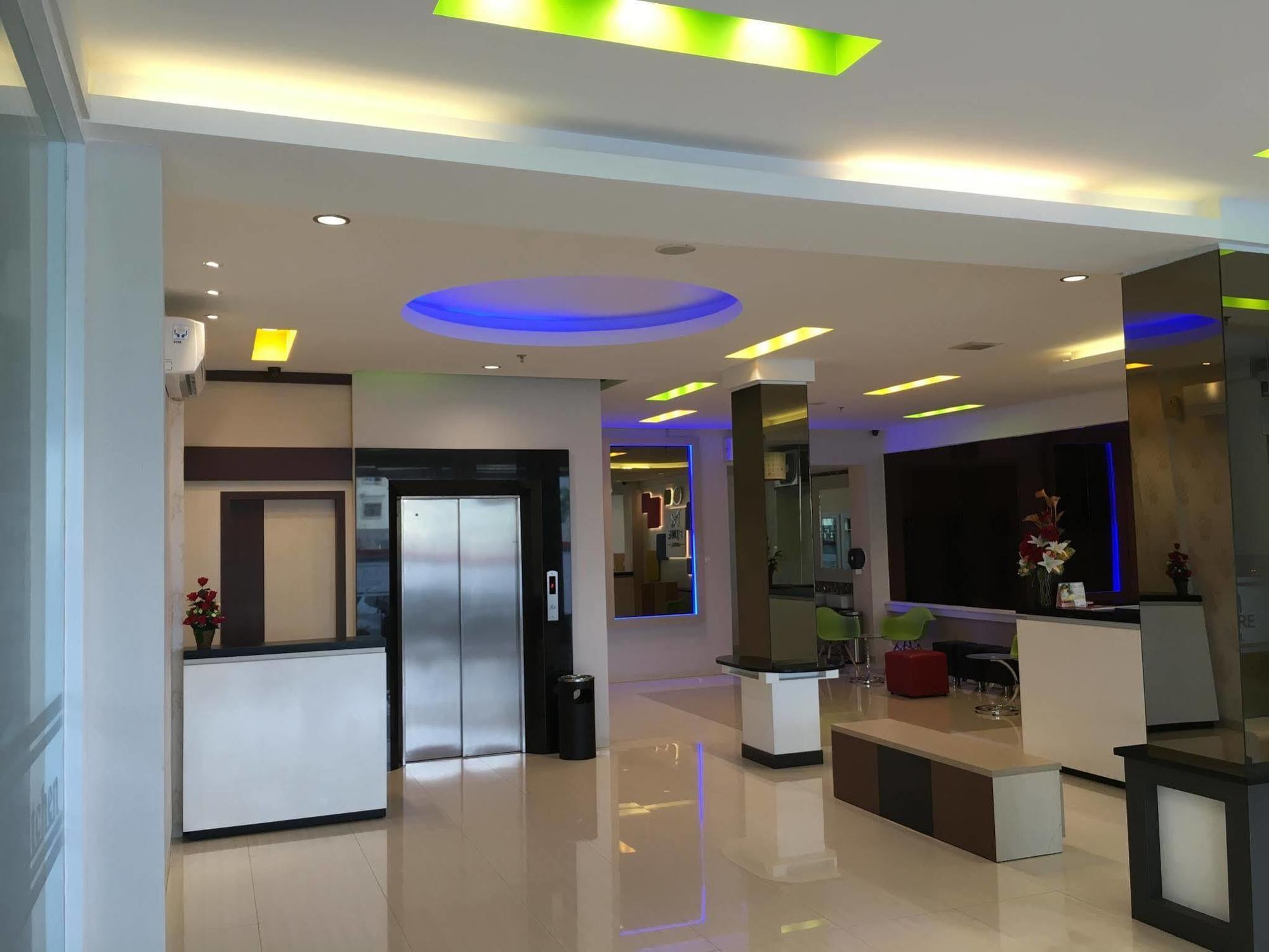 Hotel Msquare Palembang Esterno foto