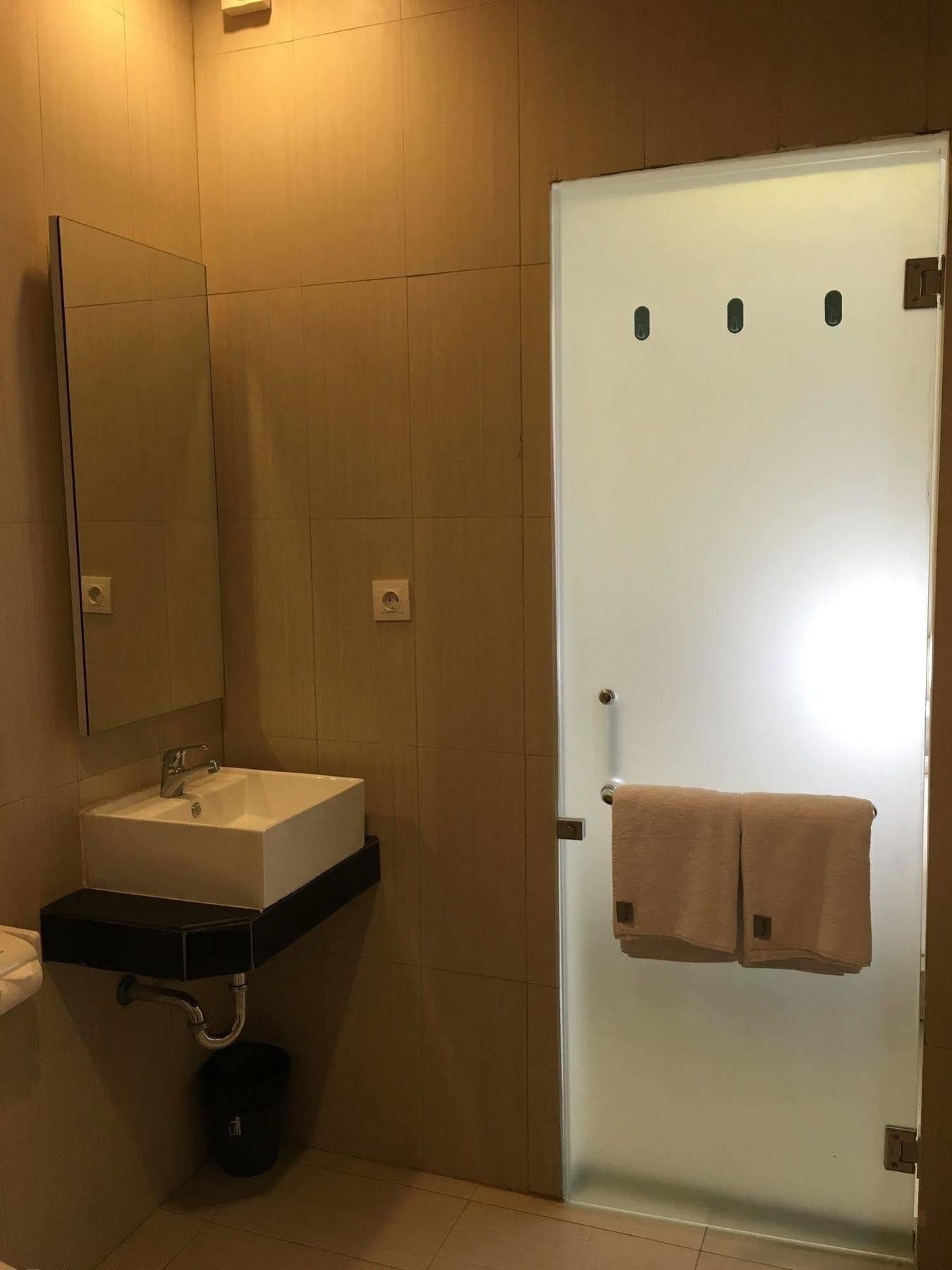 Hotel Msquare Palembang Esterno foto